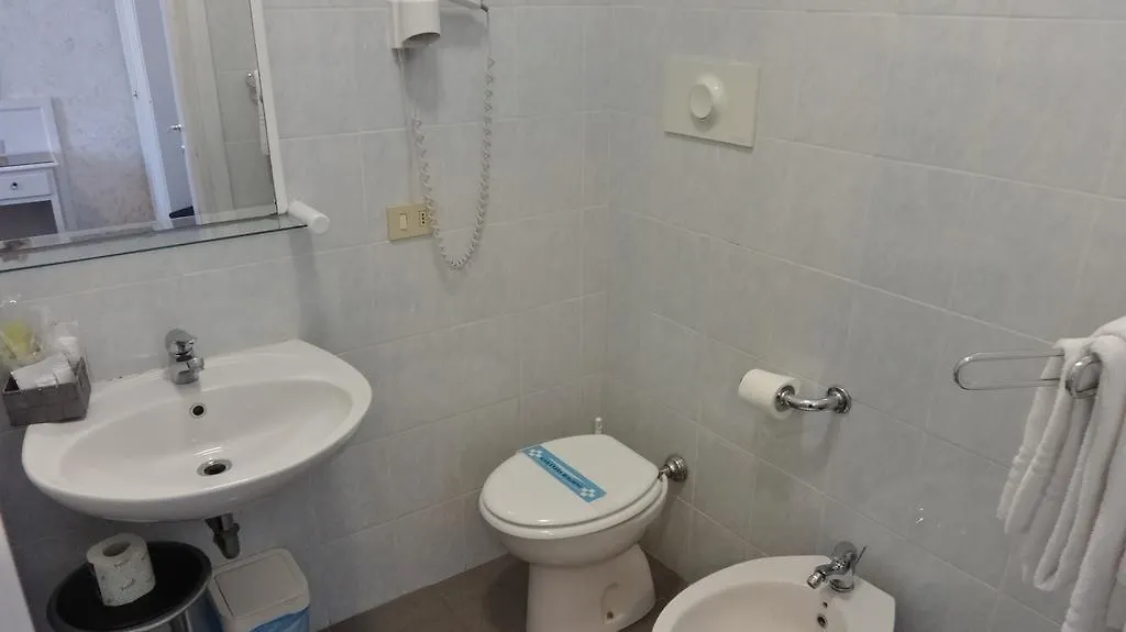 Hotel Marte Milán 2*,